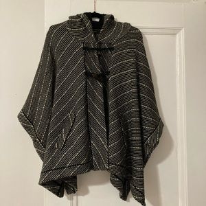 Forever 21 Black & cream hooded pancho